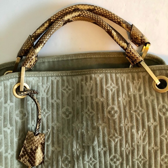 Louis Vuitton Limited Edition Jade Monogram Embossed Suede Whisper GM Bag - Picture 11 of 14